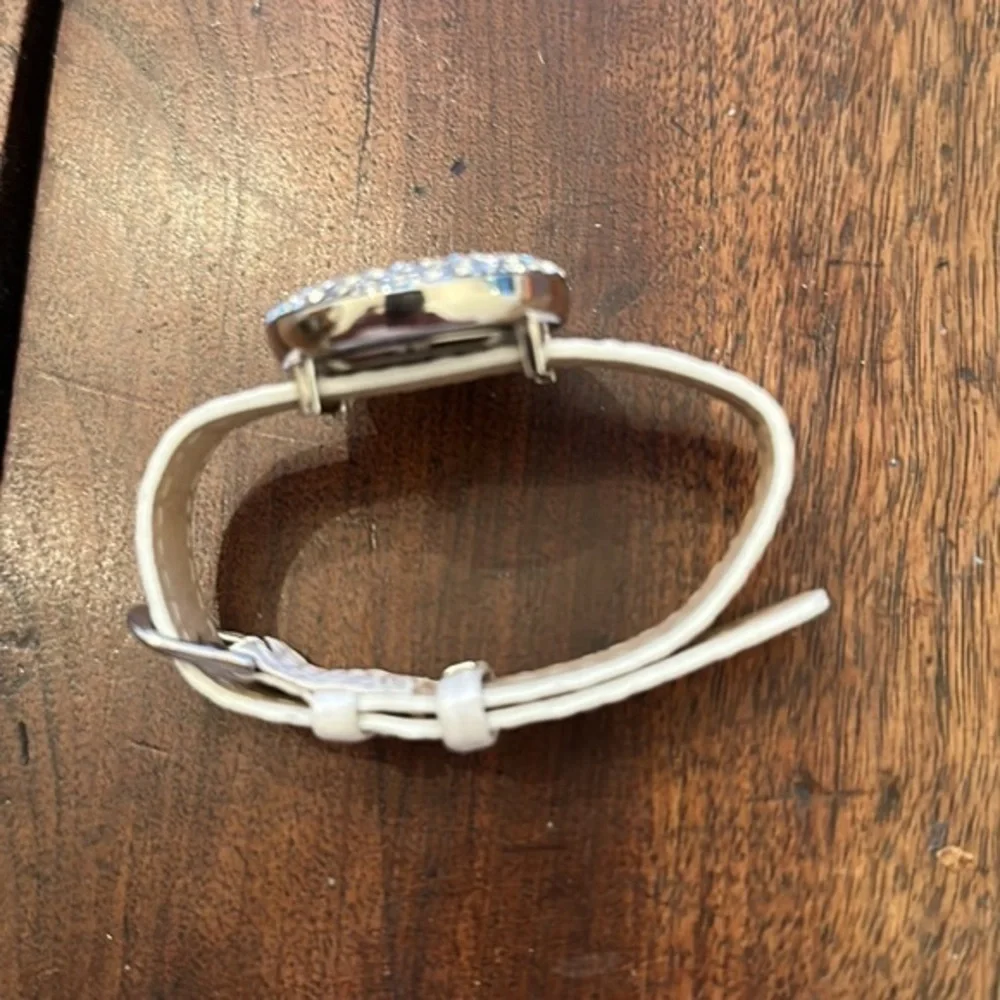 Ladies costume, jewelry, quartz, watch